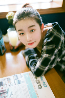 美女露挡